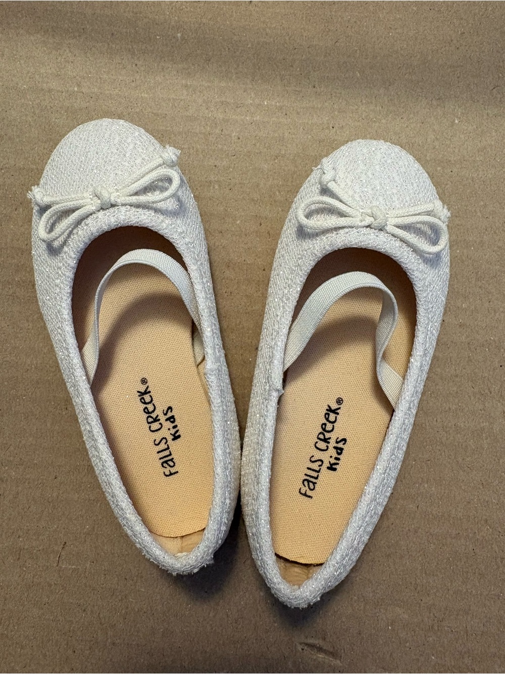 Falls Creek Kids NWOT Toddler White Glitter Ballet Flats Elastic Strap Size 7